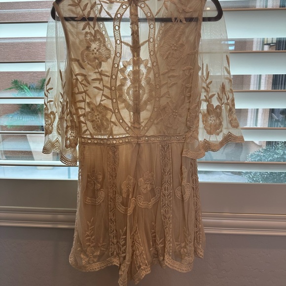 Wishlist Romper ❤️Gorgeous Cream Floral Lace - Picture 11 of 15